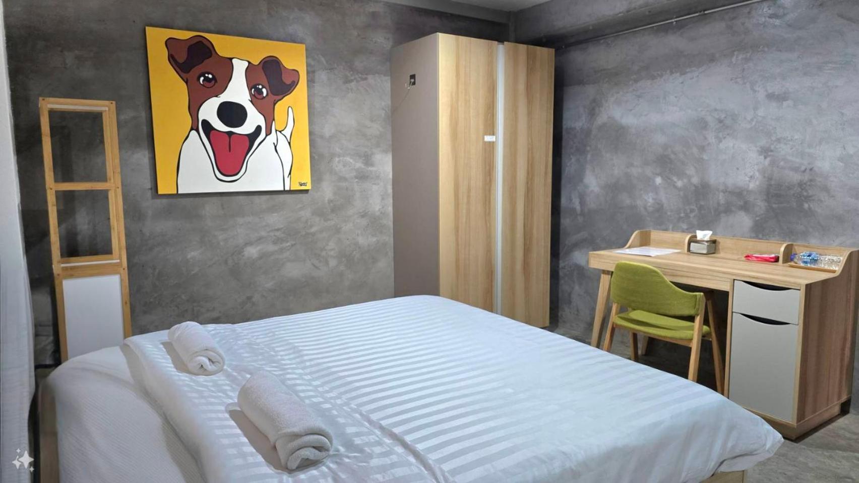 Captain Joe Cafe & Hostel Хуа Хин Екстериор снимка