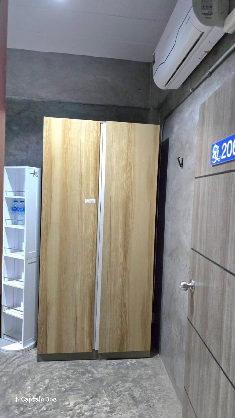Captain Joe Cafe & Hostel Хуа Хин Екстериор снимка
